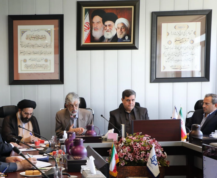 امضای تفاهم نامه همکاری دانشگاه فرهنگیان با فرهنگستان زبان و ادب فارسی