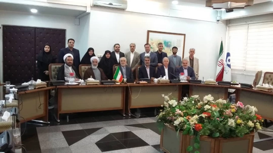 نشست اعضای بنیاد با جناب آقای دکتر صالحی