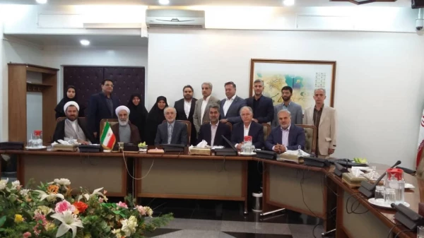 نشست اعضای بنیاد با جناب آقای دکتر صالحی