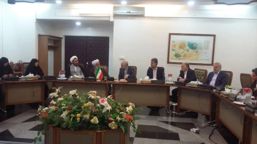 نشست اعضای بنیاد با جناب آقای دکتر صالحی