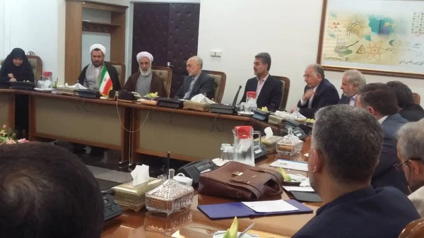 نشست اعضای بنیاد با جناب آقای دکتر صالحی