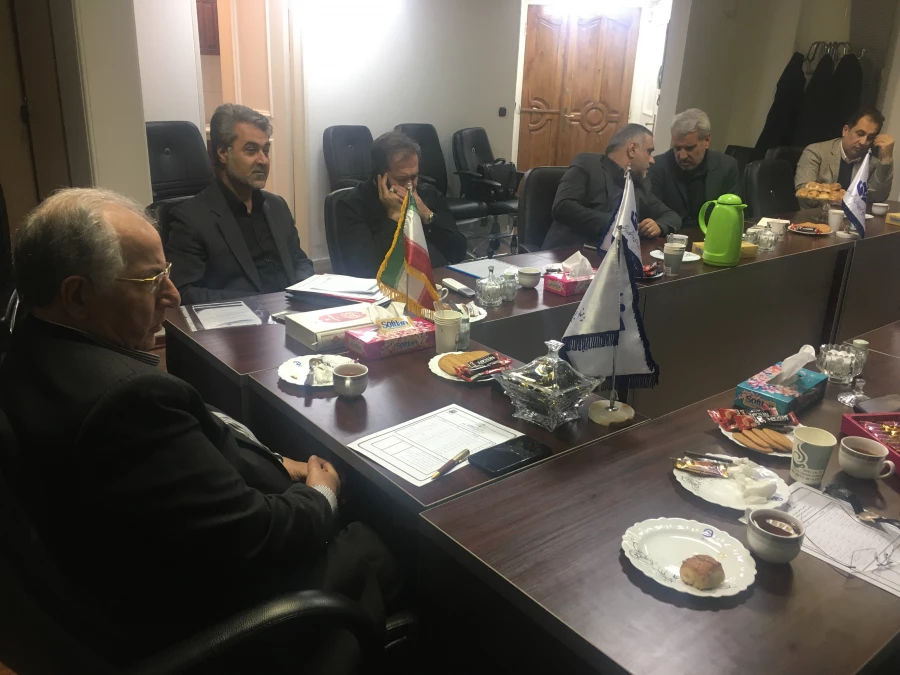 سیزدهمین جلسه هیات مدیره با حضور اعضای هیات مدیره 5