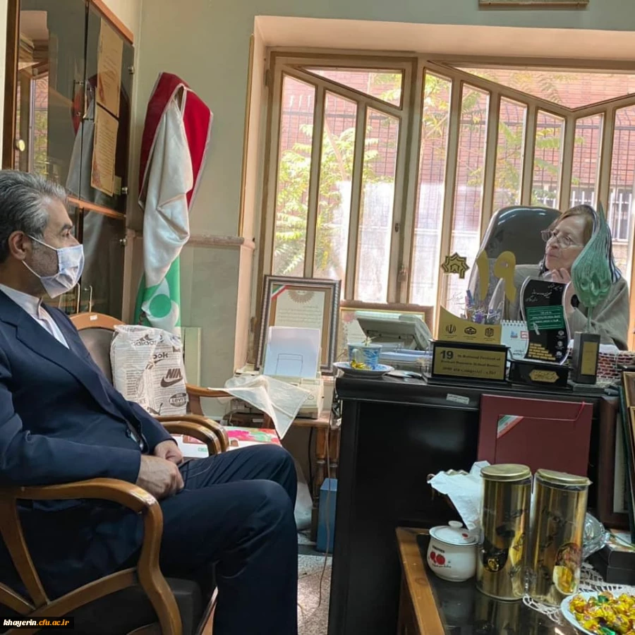 دیدار مدیر عامل بنیاد با خیّر نمونه کشور سرکار خانم دکتر ساعی 3