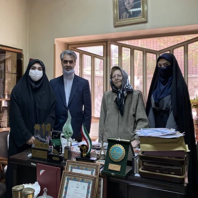 دیدار مدیر عامل بنیاد با خیّر نمونه کشور سرکار خانم دکتر ساعی 4